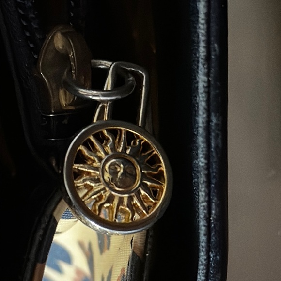 Versace Baroque Sunburst Black and Gold Tote Bag - Picture 5 of 17